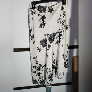 Women's Y2K black & white floral asymmetrical skirt size medium